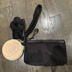 Beis - The Sport Wristlet Set